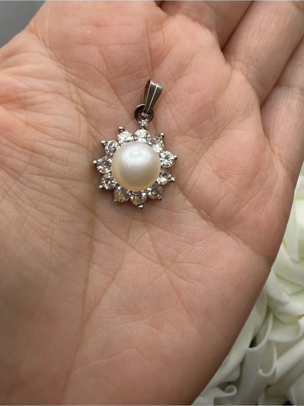 Classic Pearl and Crystal Starburst Pendant - White
